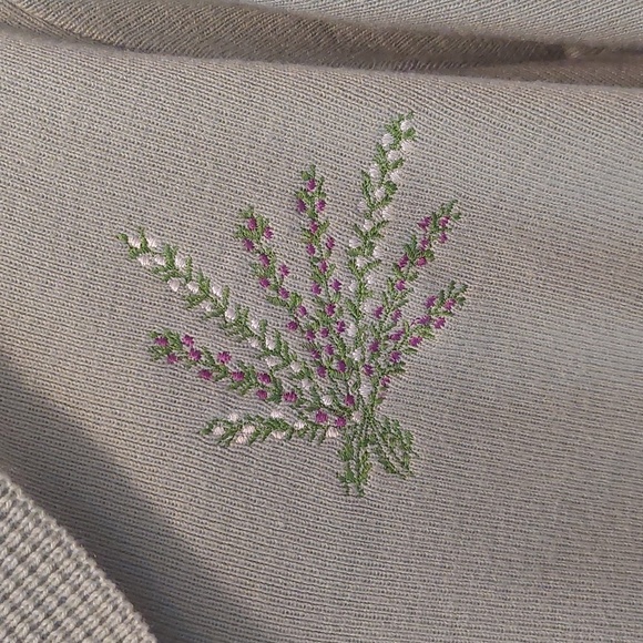 Green embroidered grandma sweater - Picture 3 of 4